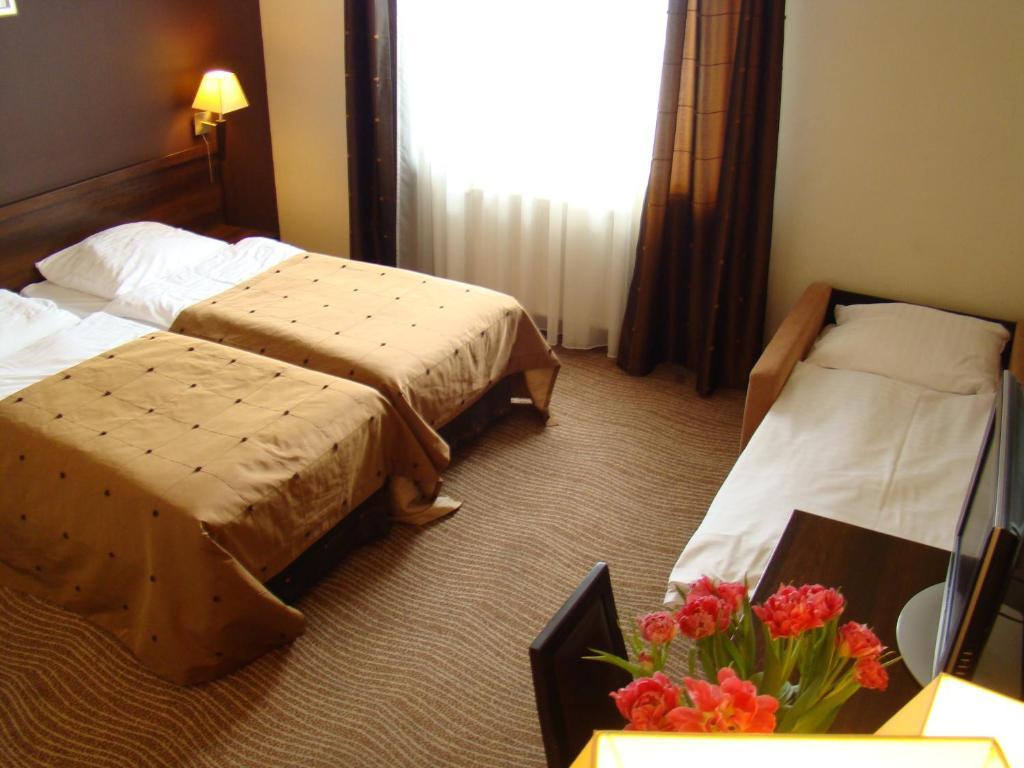 Hotel Azalia & Spa Niepolomice Room photo