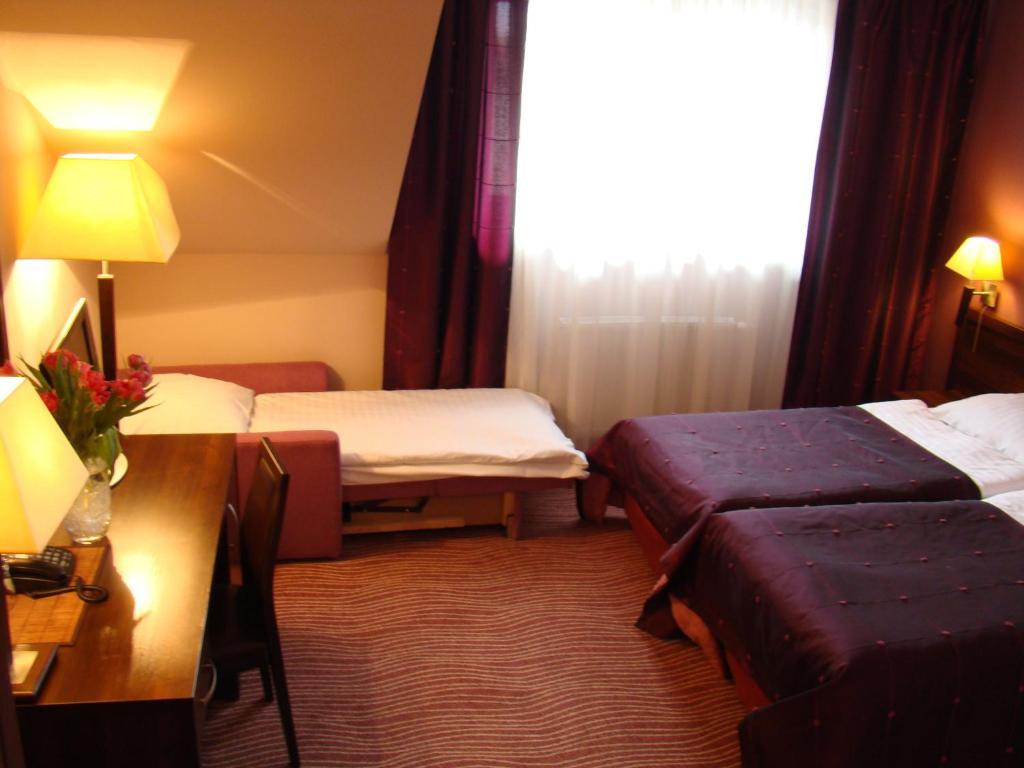 Hotel Azalia & Spa Niepolomice Room photo